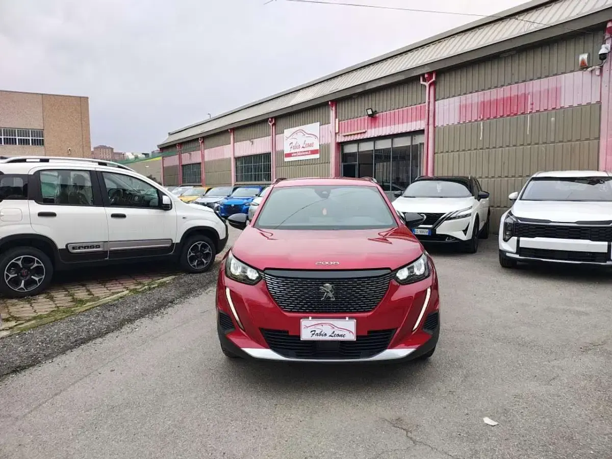 Usata Peugeot 2008 Allure 131 CV (96 kW) 2023 Rosso SUV