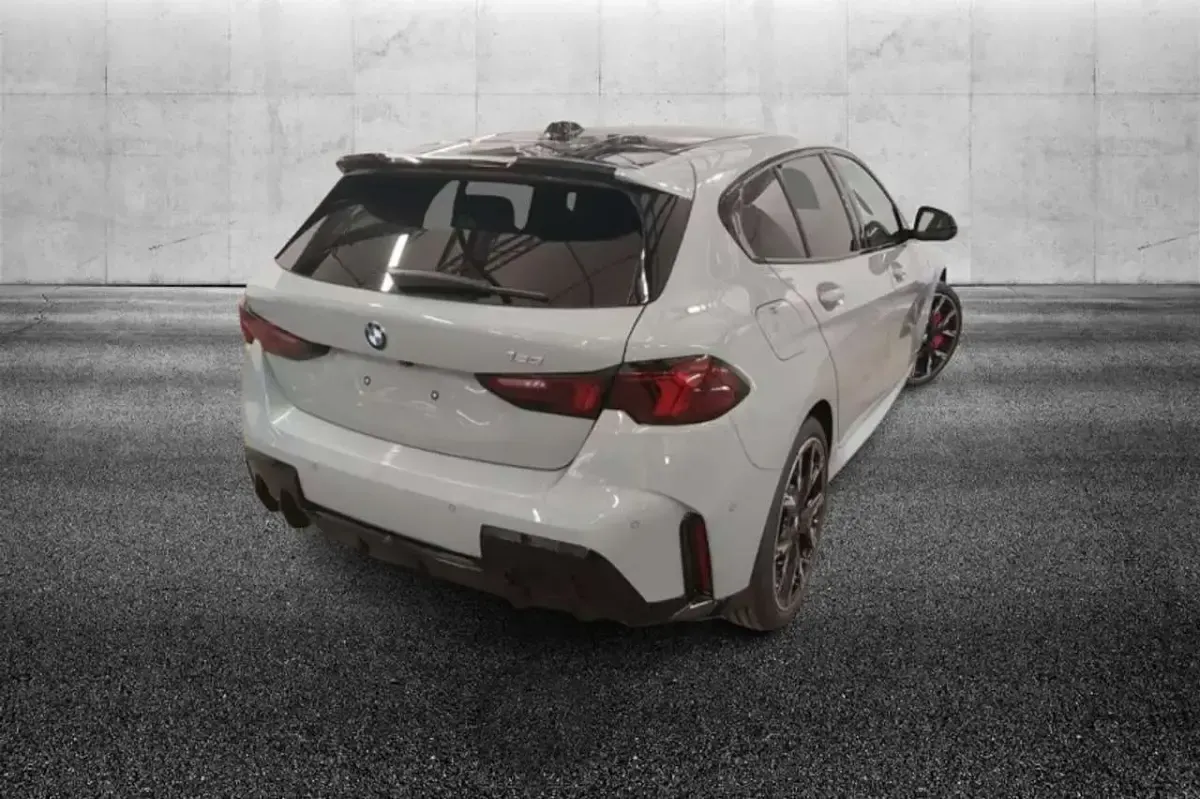 Usata BMW 123 M Sport 204 CV (150 kW) 2025 Grigio Utilitaria