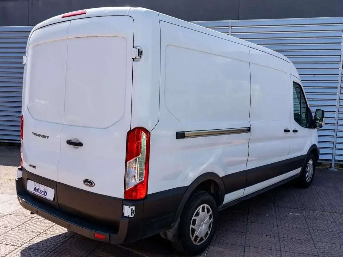 Usata Ford Transit 131 CV (96 kW) 2021 Bianco Furgone