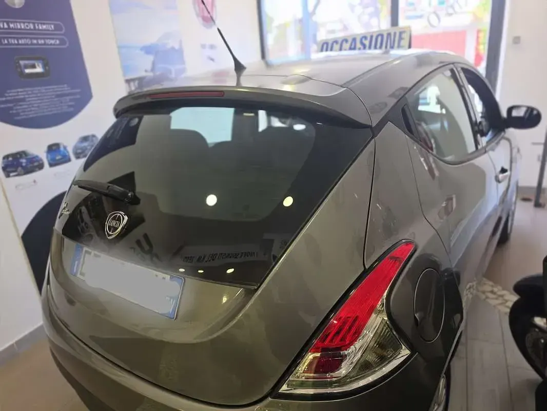 Usata Lancia Ypsilon Silver 69 CV (50 kW) 2012 Utilitaria