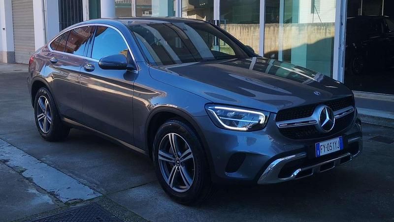 Usata Mercedes GLC220 194 CV (142 kW) 2019 Grigio Coupé