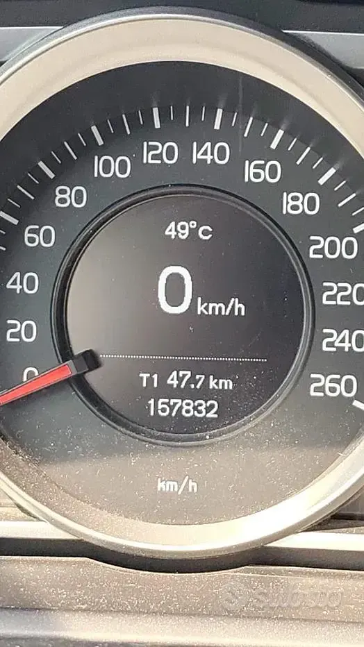 Usata Volvo V40 Kinetic 150 CV (110 kW) 2016 Nero Berlina