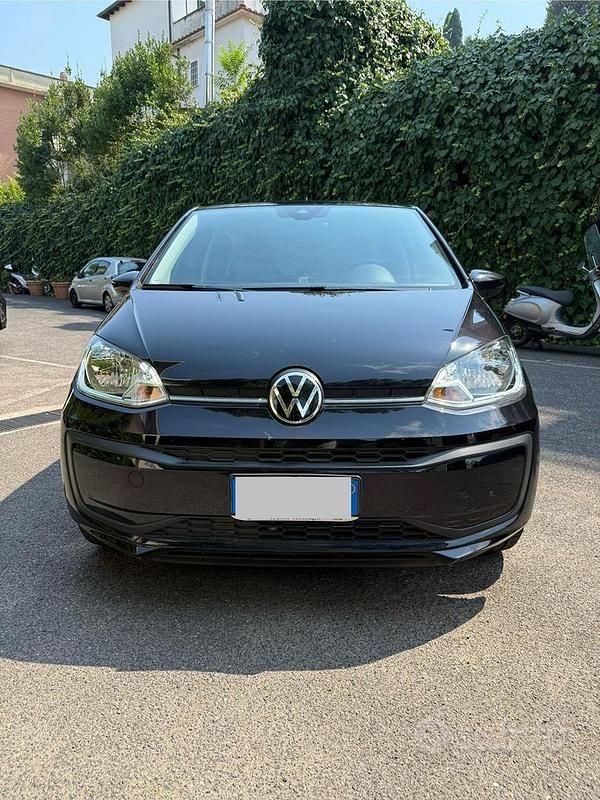 Usata VW up! Move 65 CV (47 kW) 2023 Nero Utilitaria