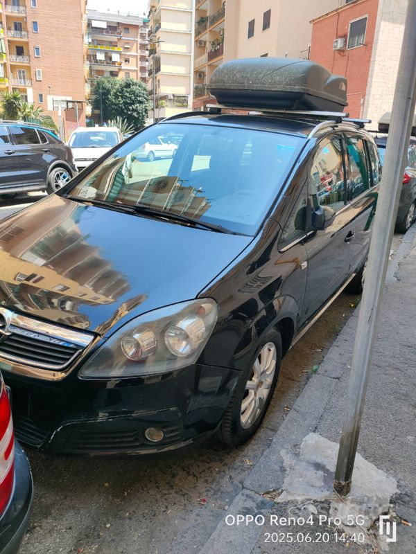 Usata 2008 Opel Zafira Monovolume | 2000 € (Ottimo prezzo) - Immagine 1/4