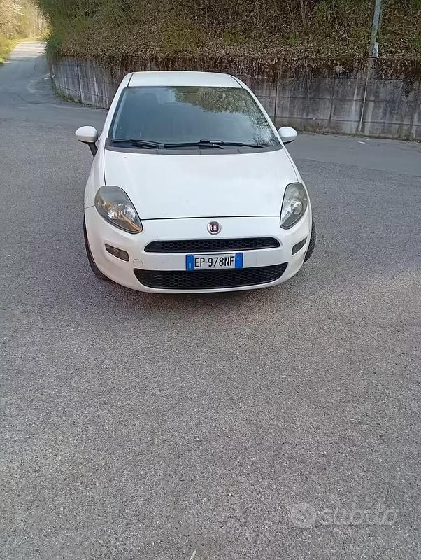 Usata Fiat Punto 75 CV (55 kW) 2013 Bianco Utilitaria