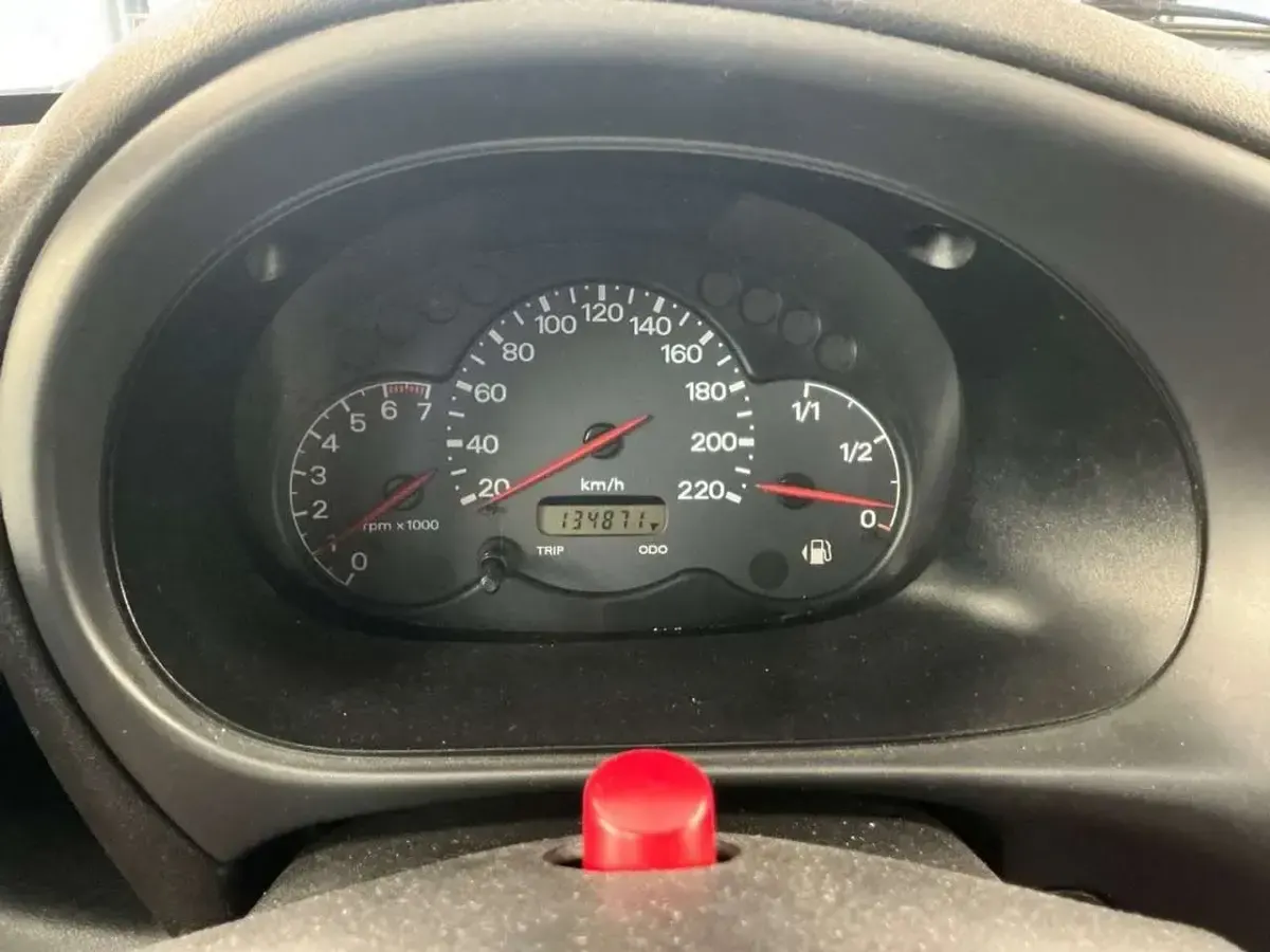 Usata Ford StreetKa 95 CV (69 kW) 2004 Argento Cabrio