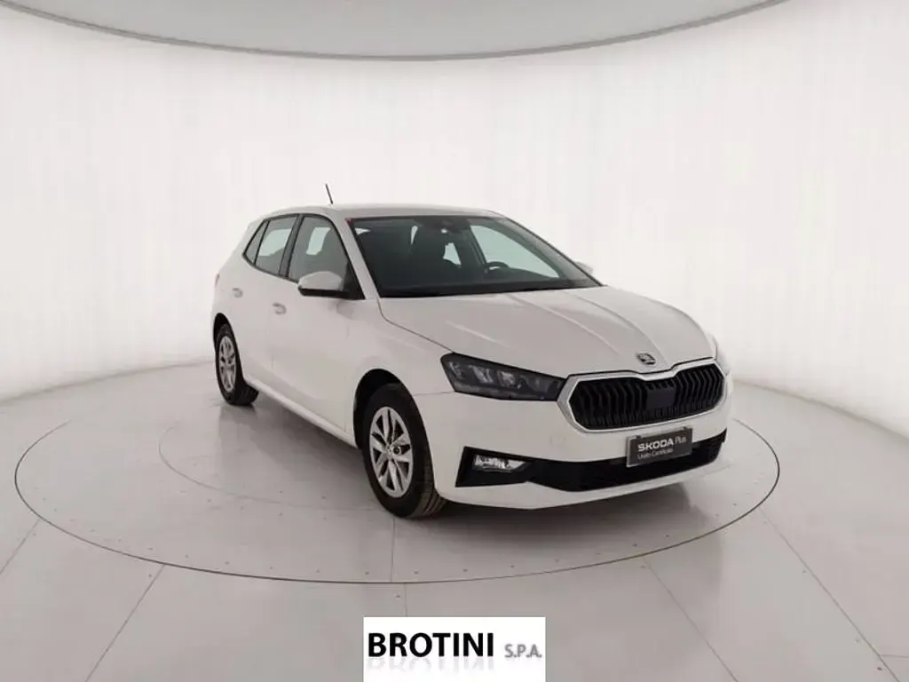 Usata Skoda Fabia Selection 116 CV (85 kW) 2024 Bianco pastello Utilitaria