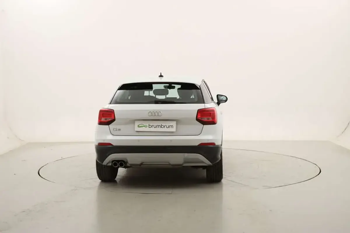Usata Audi Q2 Business 150 CV (110 kW) 2020 Bianco SUV