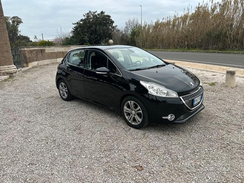 Usata Peugeot 208 82 CV (60 kW) 2012 Nero Utilitaria