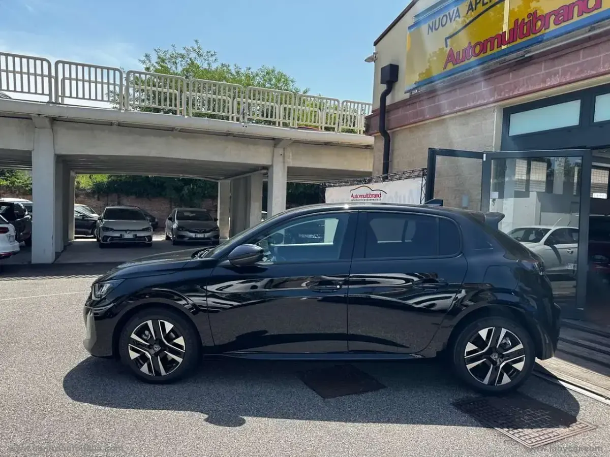 Nuova Peugeot 208 Allure 101 CV (74 kW) 2026 Nero Utilitaria