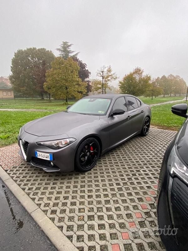 Usata Alfa Romeo Giulia Super 150 CV (110 kW) 2017 Bronzo Berlina