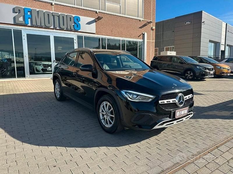 Usata Mercedes GLA180 Business 116 CV (85 kW) 2022 Nero SUV