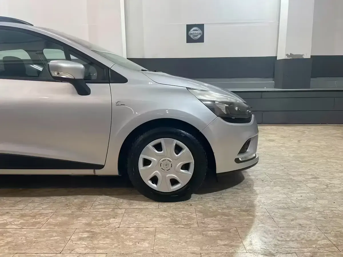 Usata Renault Clio Intens 73 CV (53 kW) 2017 Grigio Station wagon