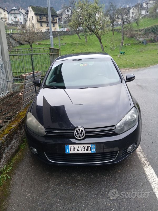 Nero Usata 2010 VW Golf VI Due volumi | 4800 € (Buon prezzo) - Immagine 1/4