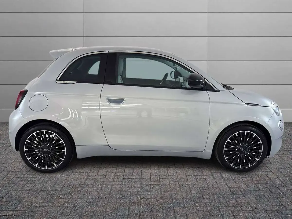 Nuova Fiat 500 Icon 65 CV (47 kW) 2026 Blu/azzurro Utilitaria