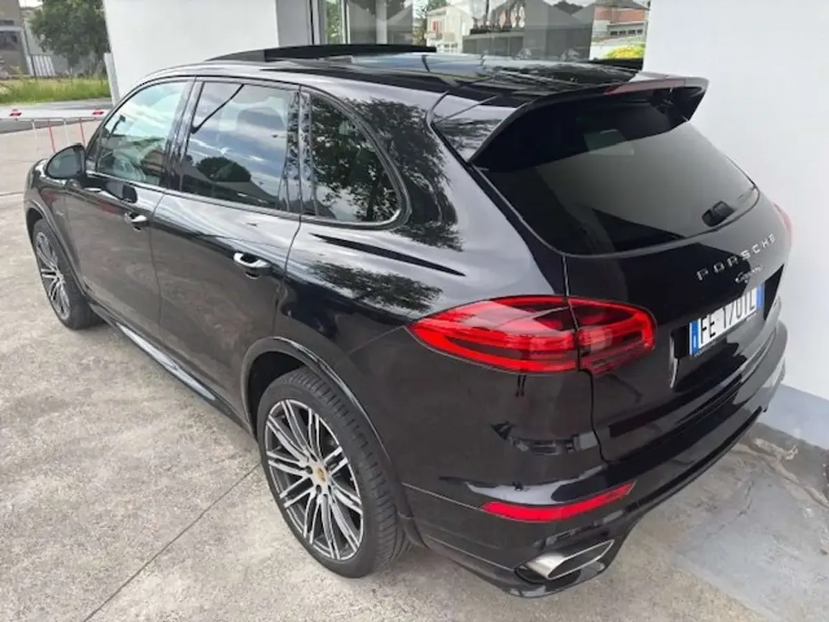 Usata Porsche Cayenne Platinum Edition 250 CV (183 kW) 2016 Nero SUV