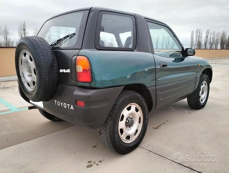 Usata Toyota RAV4 129 CV (94 kW) 1995 Verde SUV