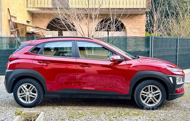 Usata Hyundai Kona 120 CV (88 kW) 2019 Rosso SUV