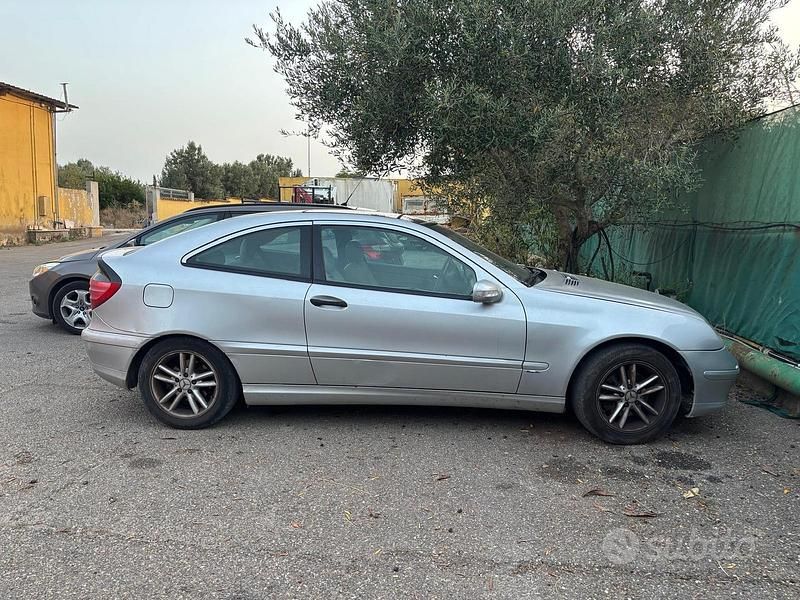 Usata Mercedes C220 143 CV (105 kW) 2003