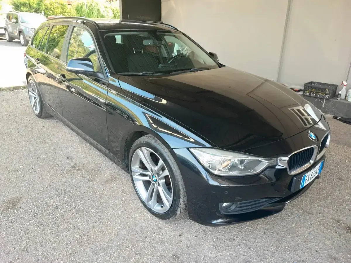 Usata BMW 316 Sport Line 116 CV (85 kW) 2013 Nero Station wagon