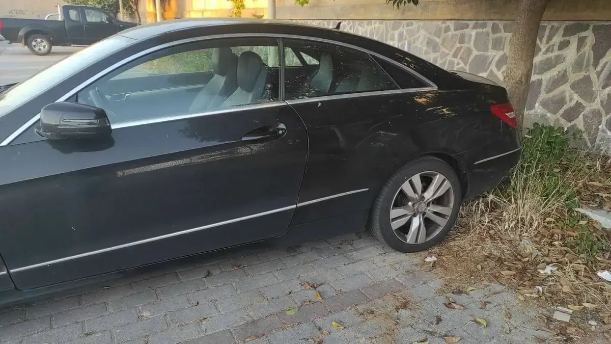Usata Mercedes E220 Avantgarde 170 CV (125 kW) 2011 Nero Coupé