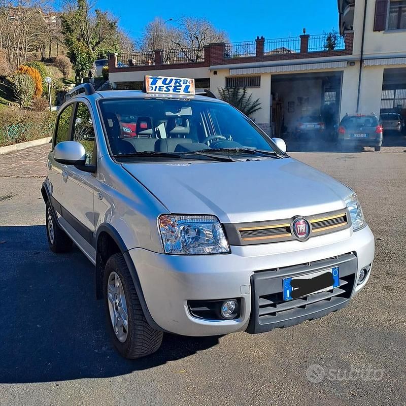 Usata Fiat Panda 4x4 Climbing 75 CV (55 kW) 2012 Grigio Utilitaria