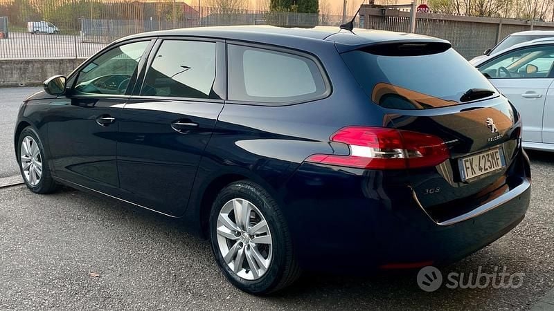 Usata Peugeot 308 SW Allure 120 CV (88 kW) 2017 Blu Station wagon