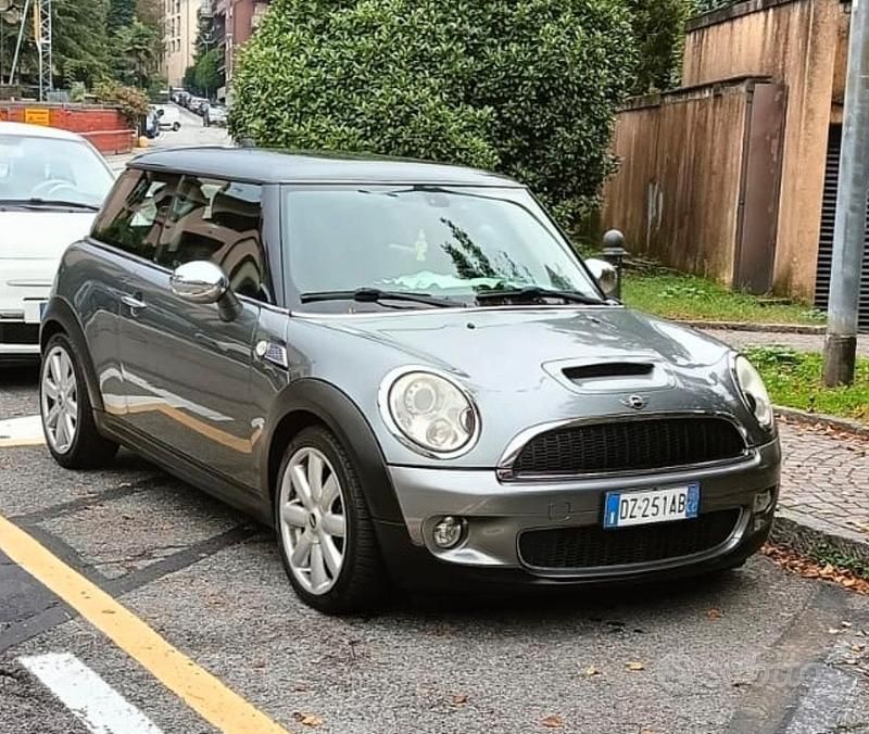 Usata Mini Cooper S 174 CV (127 kW) 2010 Grigio Utilitaria