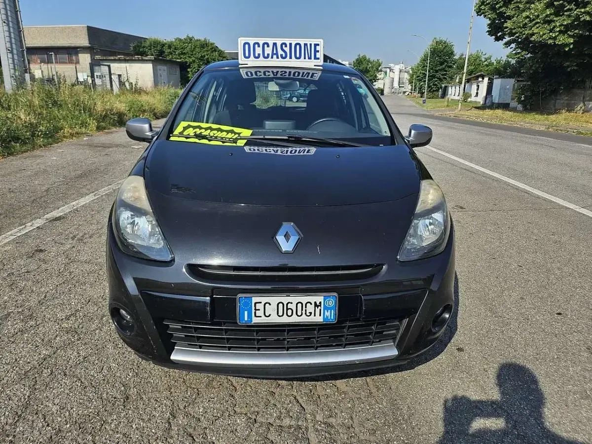 Usata Renault Clio II Luxe 101 CV (74 kW) 2010 Other Berlina