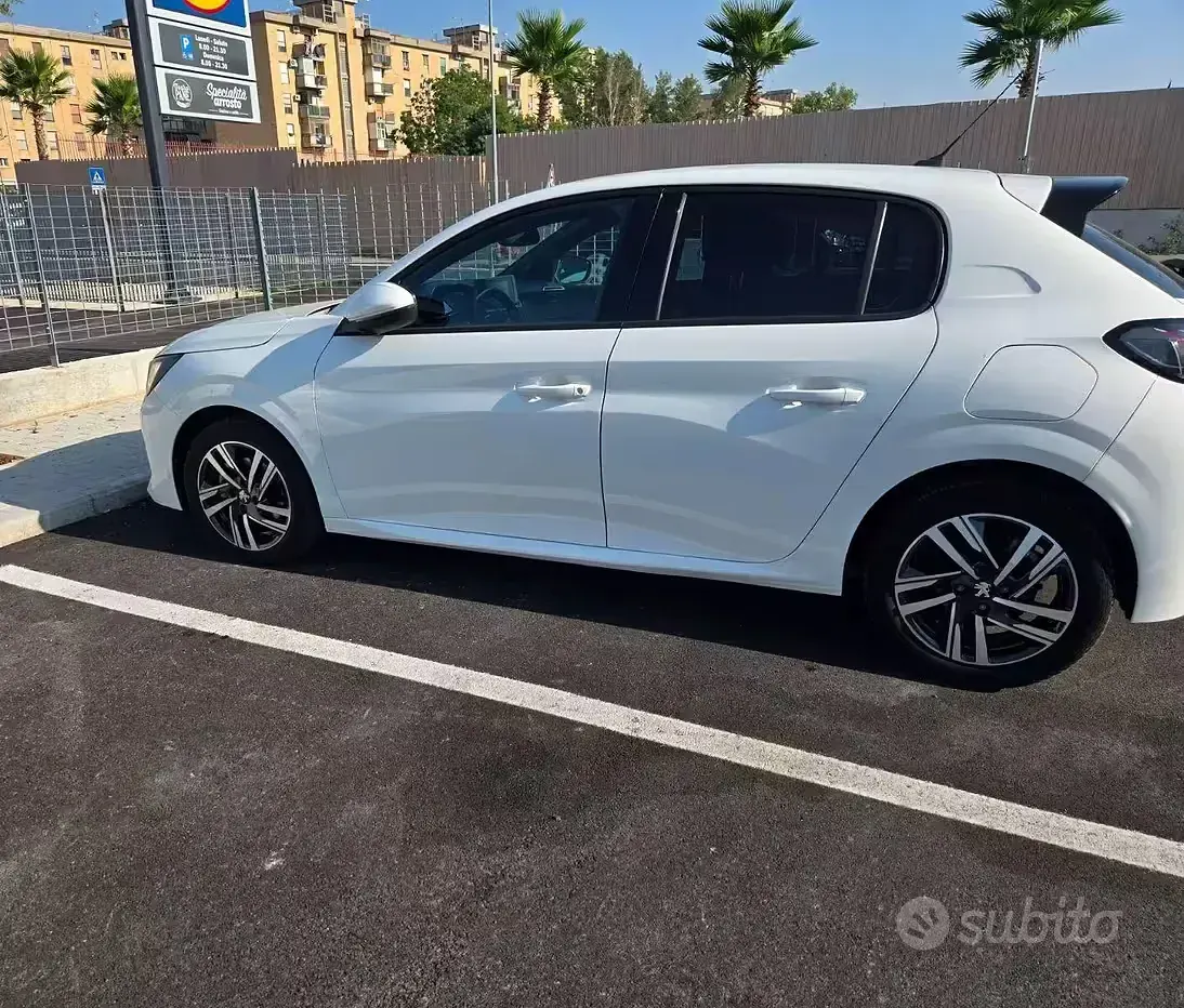 Usata Peugeot 208 101 CV (74 kW) 2022 Bianco Utilitaria