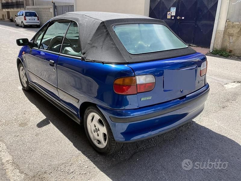 Usata Fiat Punto Cabriolet 88 CV (64 kW) 1994 Blu Cabrio