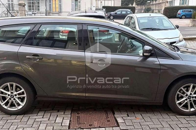 Begagnad Ford Focus Titanium 120 HK (88 kW) 2016 Grå Kombi