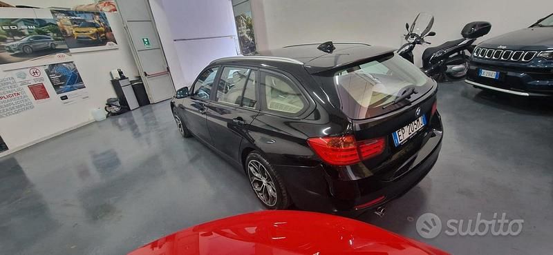 Usata BMW 318 143 CV (105 kW) 2012 Nero Station wagon