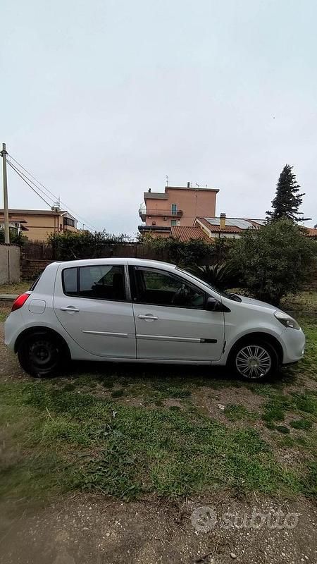 Usata Renault Clio II 2011 Bianco Berlina