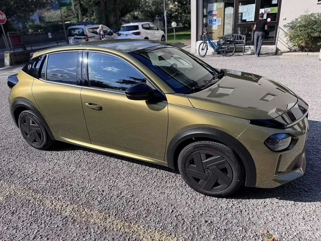 Usata Lancia Ypsilon 101 CV (74 kW) 2025 Utilitaria