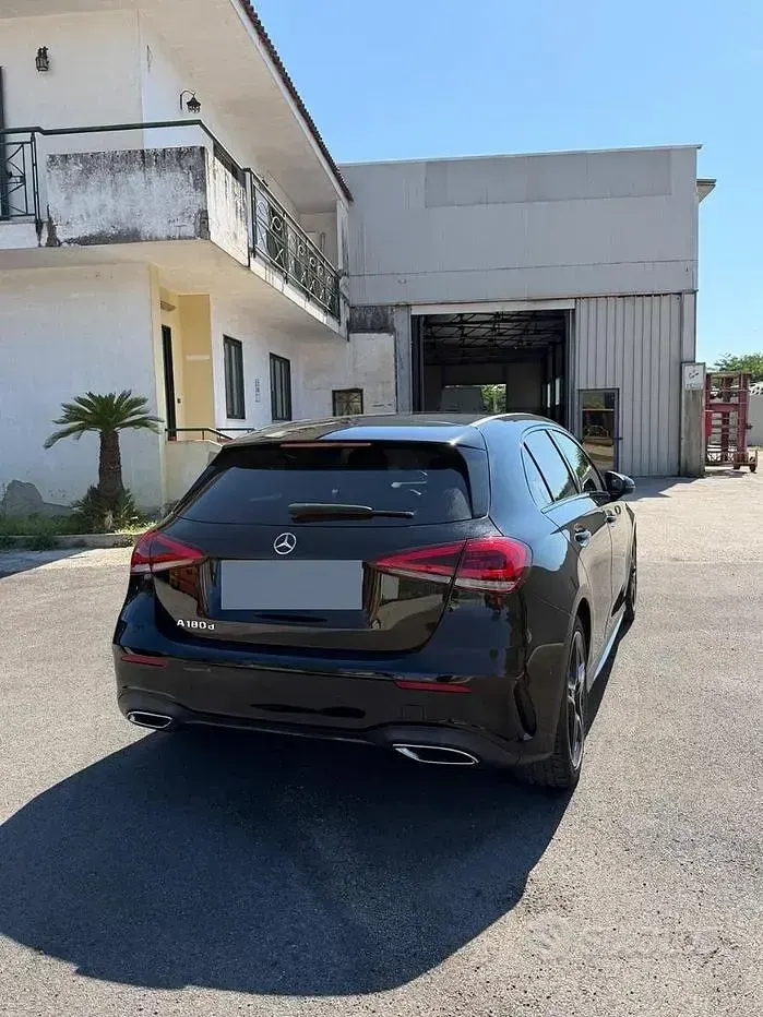 Usata Mercedes A180 AMG Edition 1 116 CV (85 kW) 2020 Nero Berlina