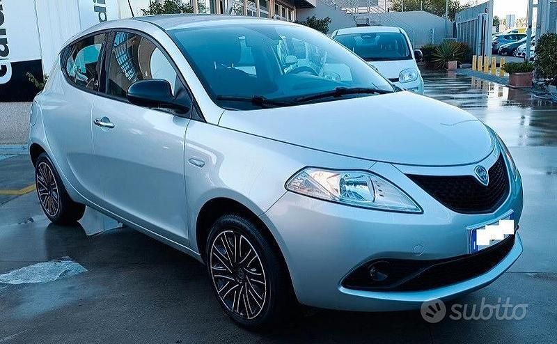 Usata Lancia Ypsilon S 163 CV (119 kW) 2021 Grigio Utilitaria