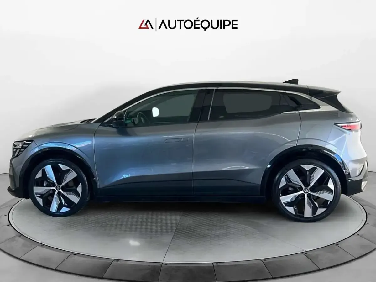 Usata Renault Megane E-Tech Techno 160 kW (218 CV) 2023 Grigio Berlina