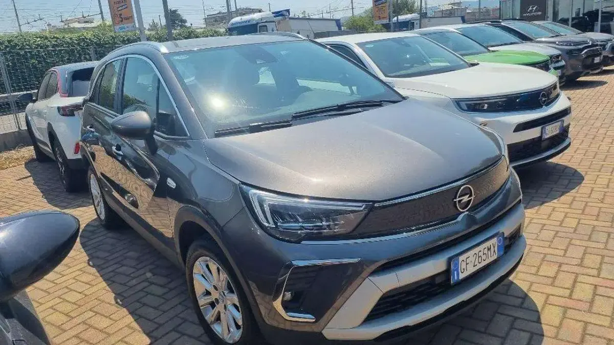 Usata Opel Crossland Elegance 131 CV (96 kW) 2021 Grigio scuro SUV