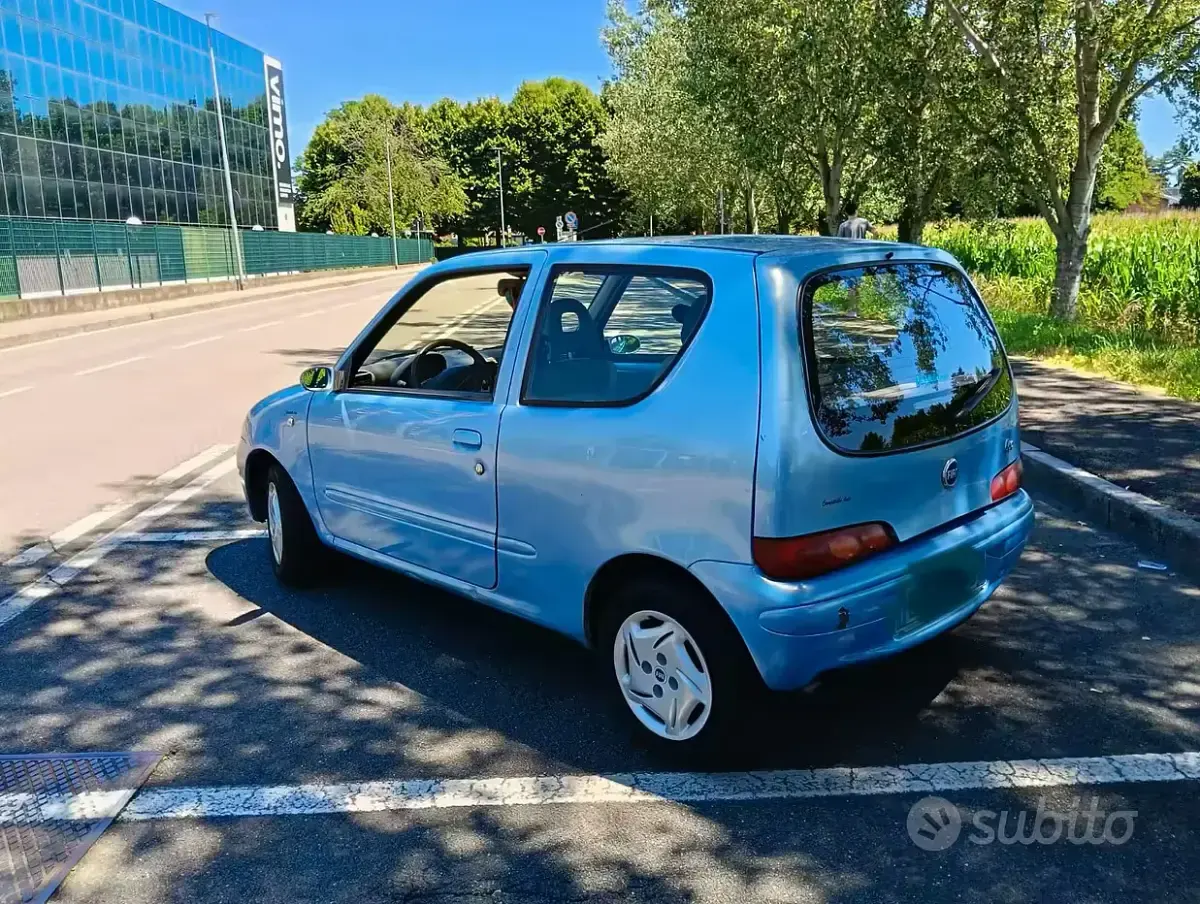 Usata Fiat 600 54 CV (39 kW) 2006 Bluazzurro Utilitaria