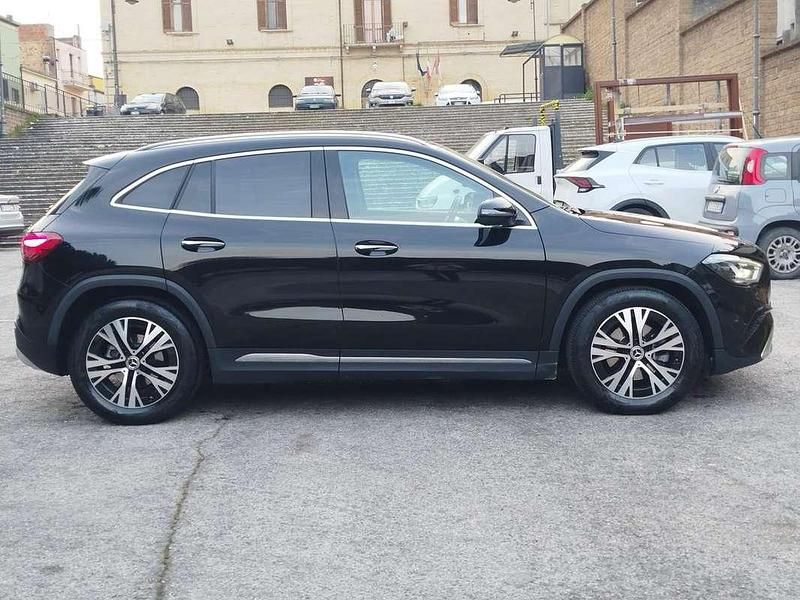 Usata Mercedes GLA200 Executive 150 CV (110 kW) 2023 Nero SUV