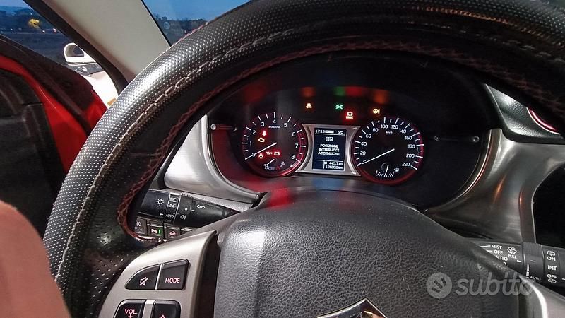 Second-hand Suzuki Vitara 140 CP (102 kW) 2016 Roșu Berlinǎ