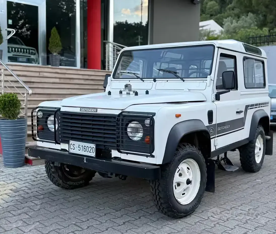 Używany Land Rover Defender 109 KM (80 kW) 1992 SUV