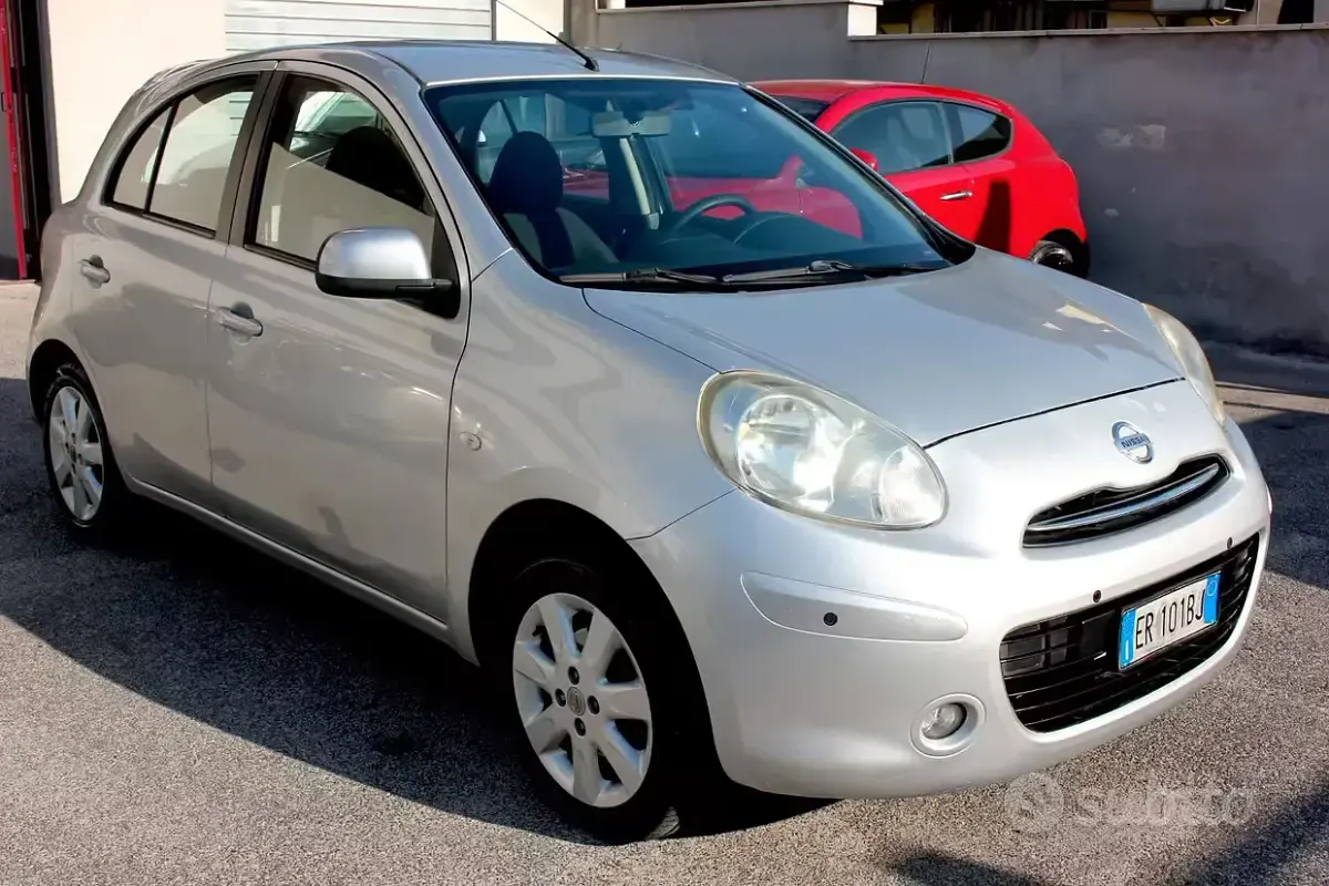 Usata Nissan Micra 80 CV (58 kW) 2013 Grigio Utilitaria
