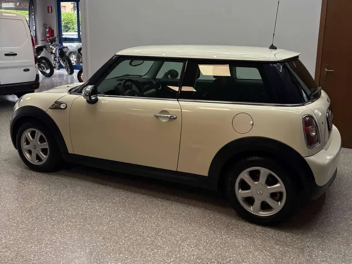 Usata Mini ONE 95 CV (69 kW) 2008 Beige Utilitaria