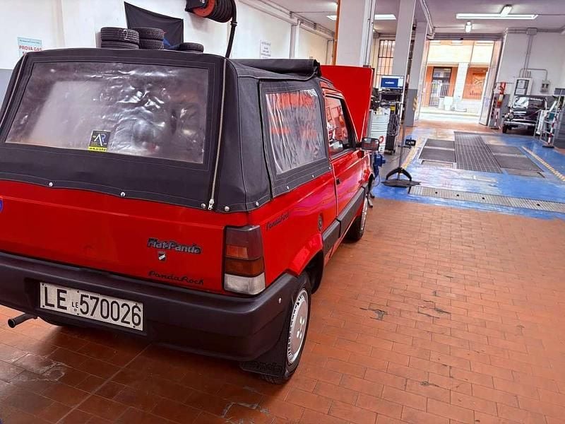 Usata Fiat 750 S 34 CV (25 kW) 1989 Rosso Berlina