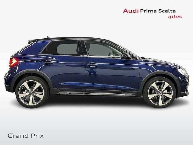 Nuova Audi A1 Ambiente 116 CV (85 kW) 2025 Blu navarra metallizzato Utilitaria
