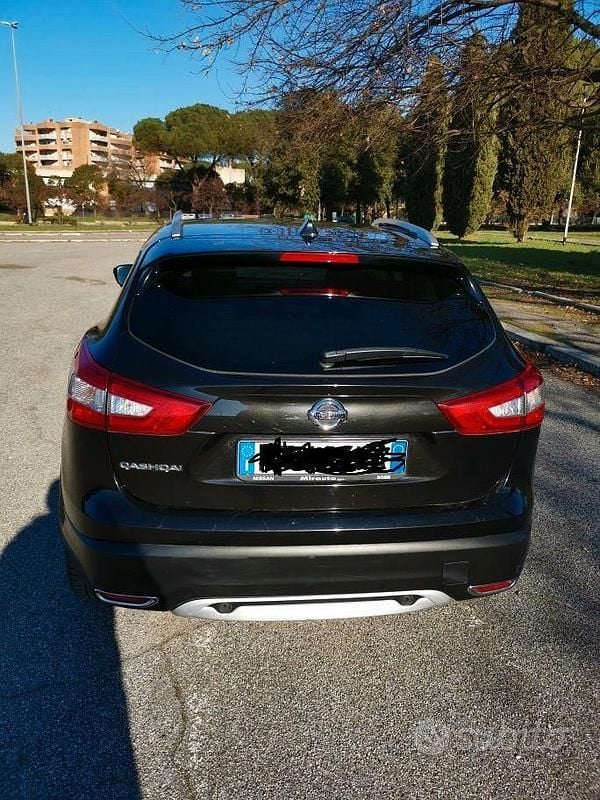 Usata Nissan Qashqai N-Connecta 110 CV (80 kW) 2016 Nero SUV
