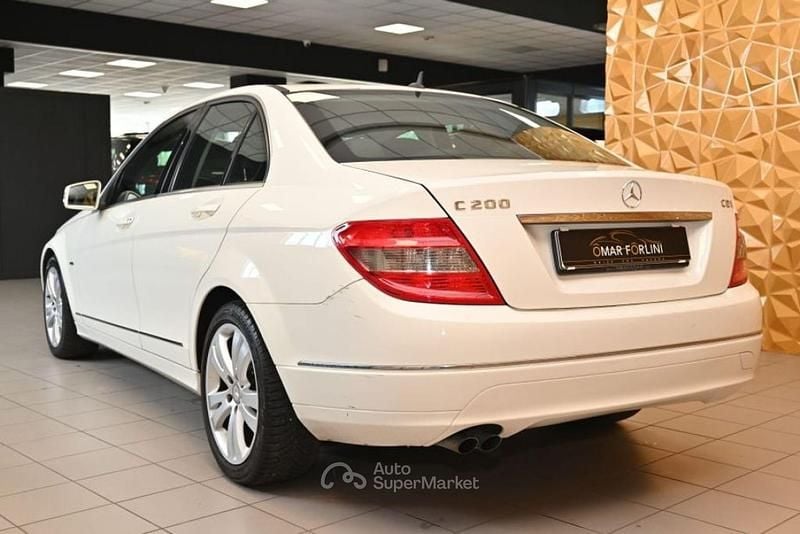 Usata Mercedes C200 136 CV (100 kW) 2011 Bianco Berlina