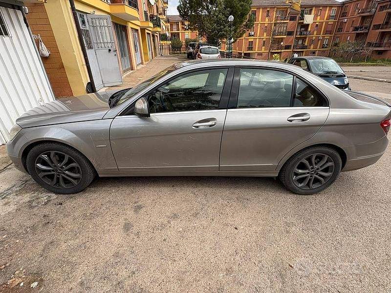 Begagnad Mercedes C220 170 HK (125 kW) 2008 Sedan